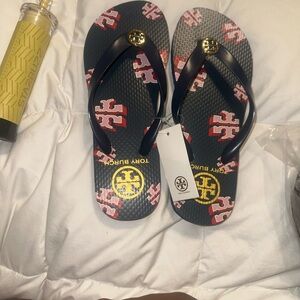 NWT Tory Burch Navy Flip Flops with Red Logo Print and Gold Accent